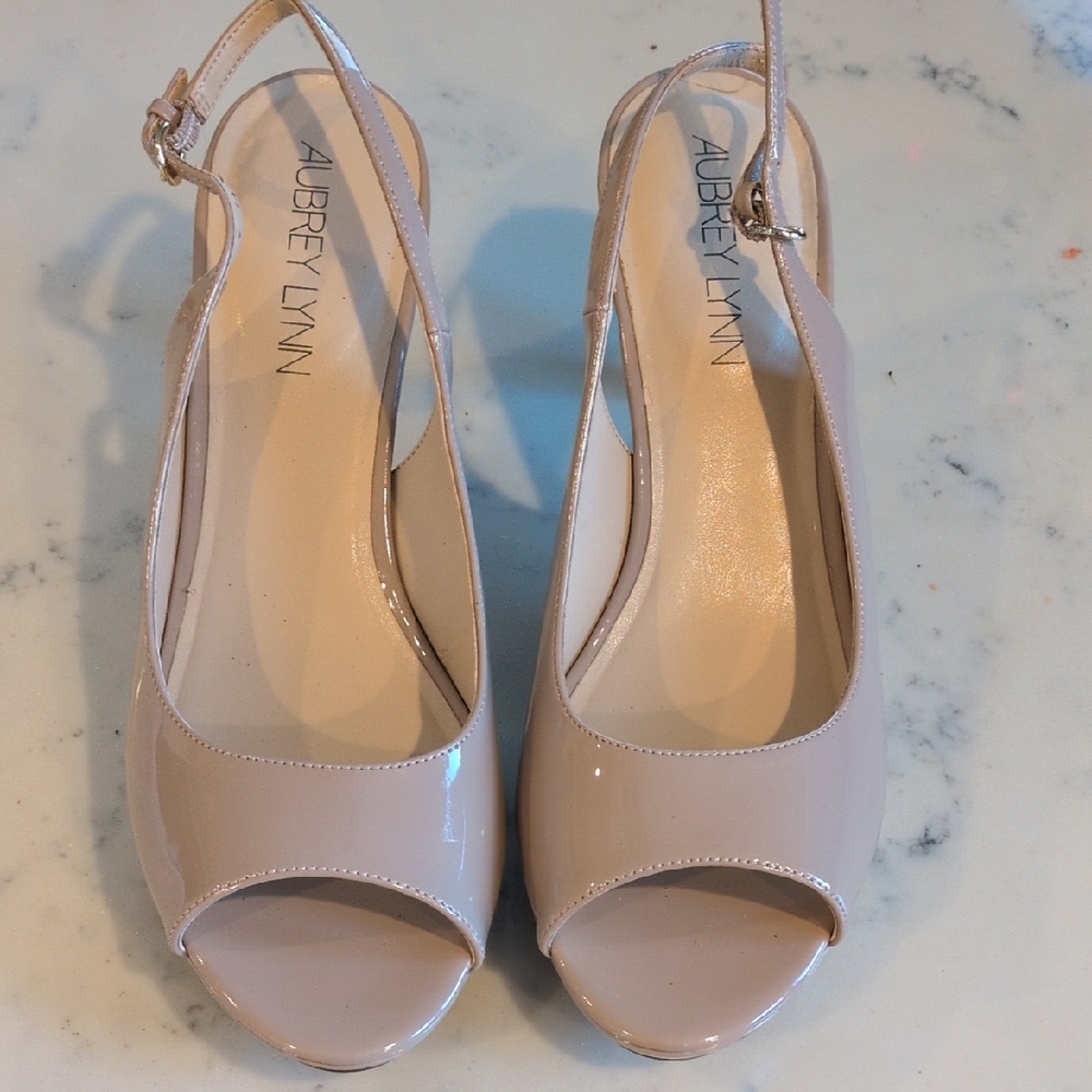 Aubrey Lynn Nude Heels, Size 11